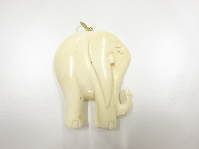 アンティーク　象牙象ネックレストップ（19.97g）